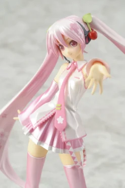 GOOD SMILE COMPANY Figure Japan: Character Vocal Series 01 Hatsune Miku Volume