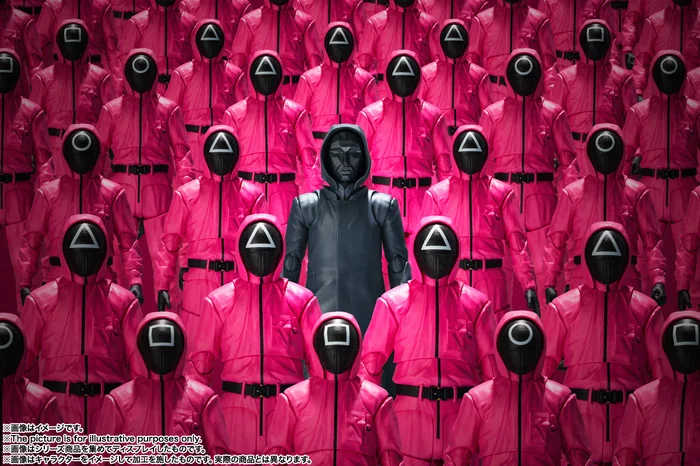 Bandai S.H.Figuarts Squid Game Masked Soldier 6 Bandai S.H.Figuarts Squid Game Masked Soldier - Image 6